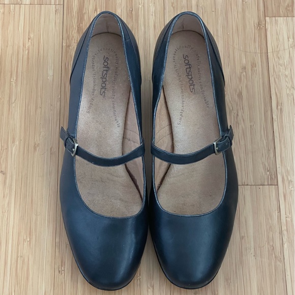 Softspots Classic Black Mary Jane Heels - Picture 1 of 5